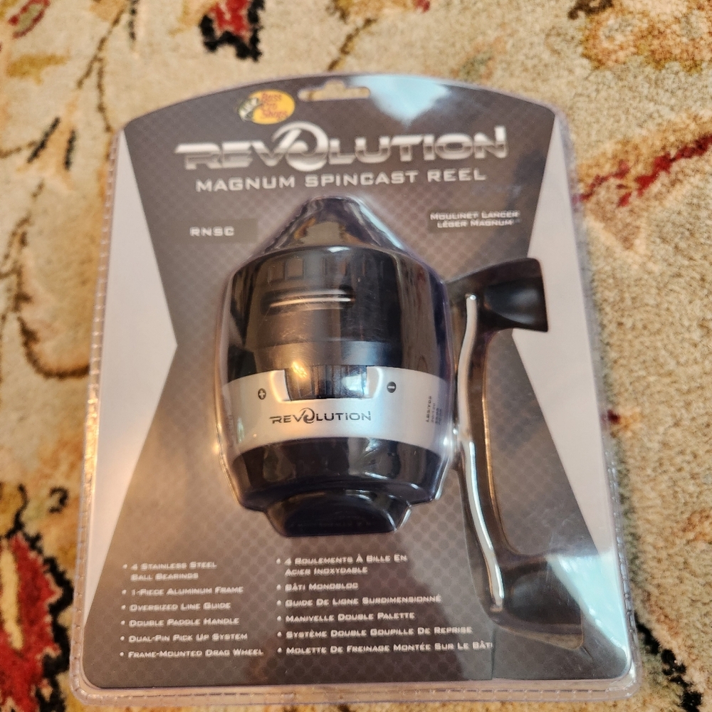 Revolution Magnum Spincast Reel New